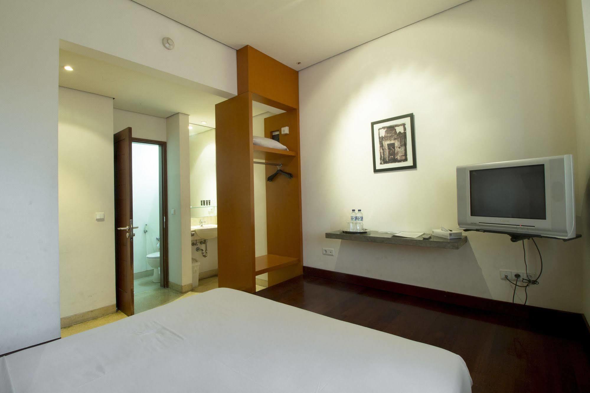 Reddoorz @ Gegerkalong Girang Hotel บันดุง ภายนอก รูปภาพ