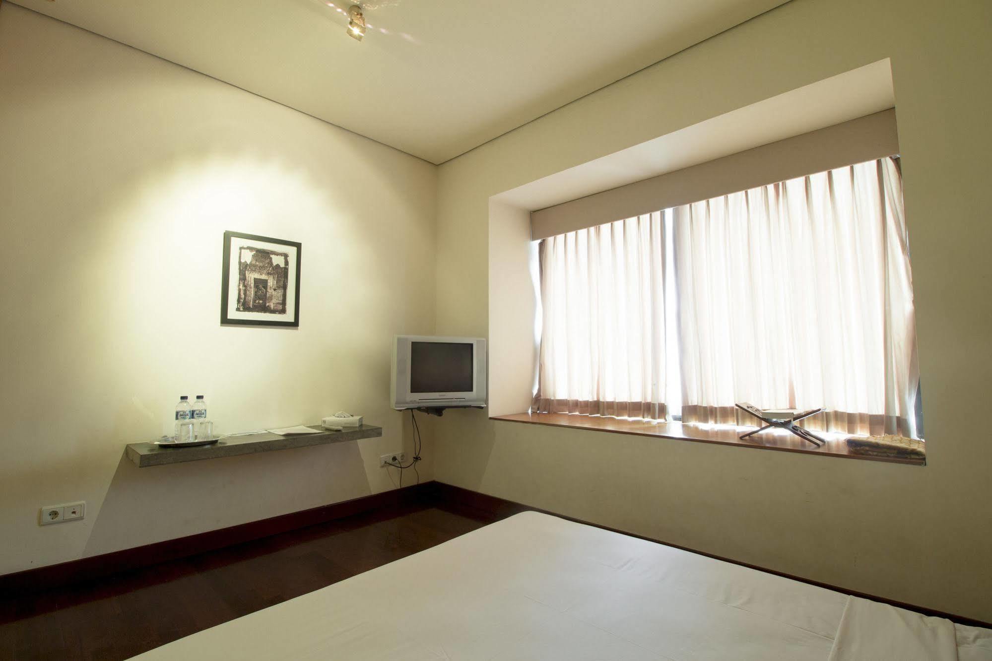 Reddoorz @ Gegerkalong Girang Hotel บันดุง ภายนอก รูปภาพ