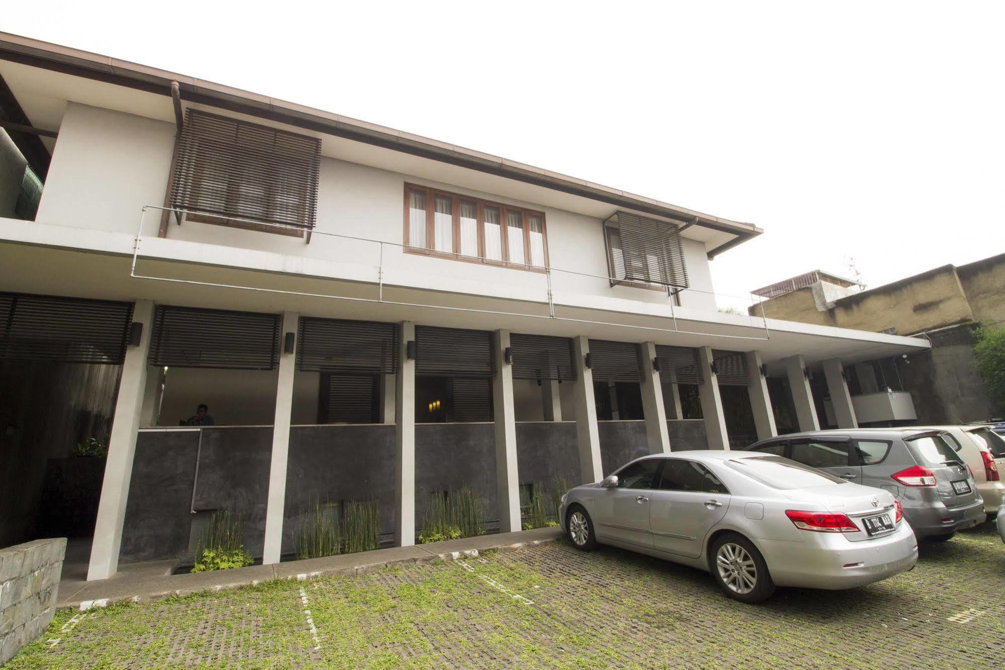 Reddoorz @ Gegerkalong Girang Hotel บันดุง ภายนอก รูปภาพ